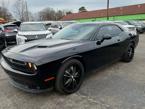 Used 2016 Dodge Challenger SXT Plus image 3
