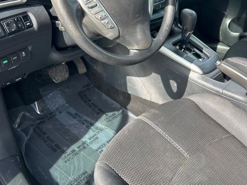 Used 2016 Nissan Sentra S image 13