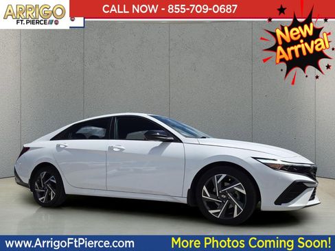 Used 2025 Hyundai Elantra Sport FWD image 1
