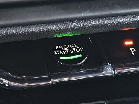 Used 2023 Lincoln Corsair AWD image 19