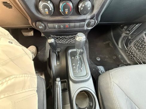Used 2017 Jeep Wrangler Unlimited Sport w/ Connectivity Group AWD/4WD image 11