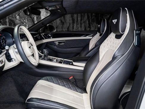 Used 2022 Bentley Continental GT image 4