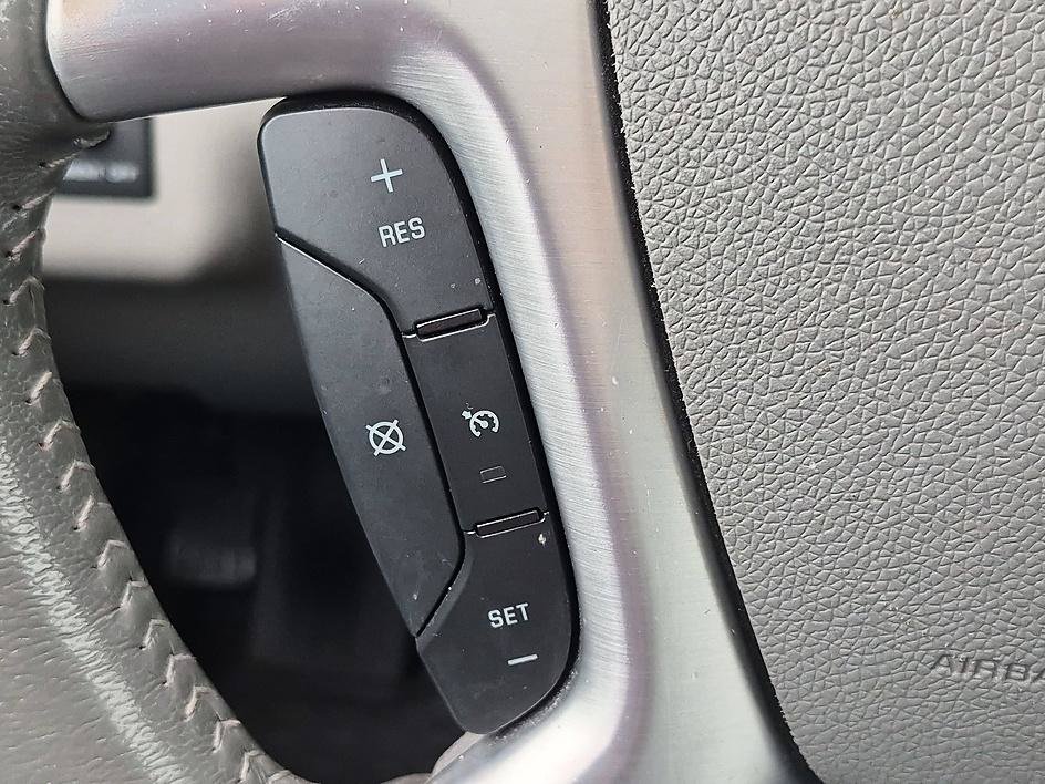 Used 2016 GMC Acadia SLT w/ Open Road Package FWD image 19