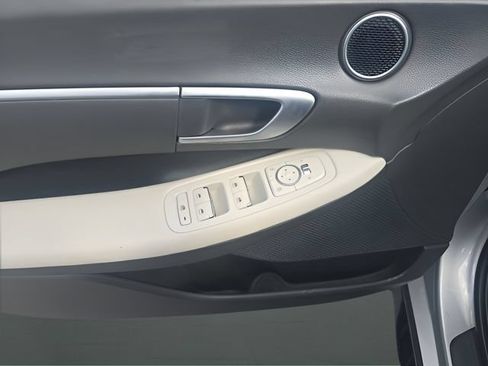 Used 2025 Hyundai Sonata SEL FWD image 11
