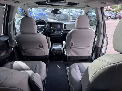 Used 2019 Toyota Sienna Limited AWD/4WD image 13