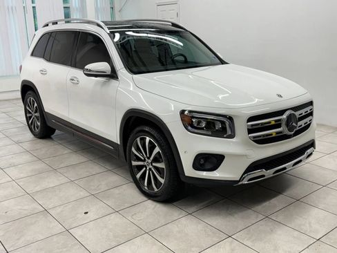 Used 2023 Mercedes-Benz GLB 250 w/ Premium Package image 1