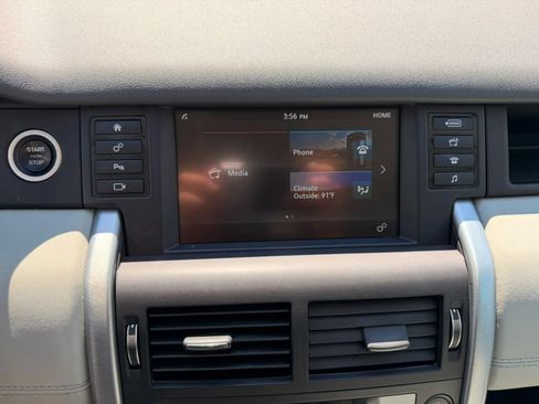 Used 2019 Land Rover Discovery Sport SE AWD/4WD image 18