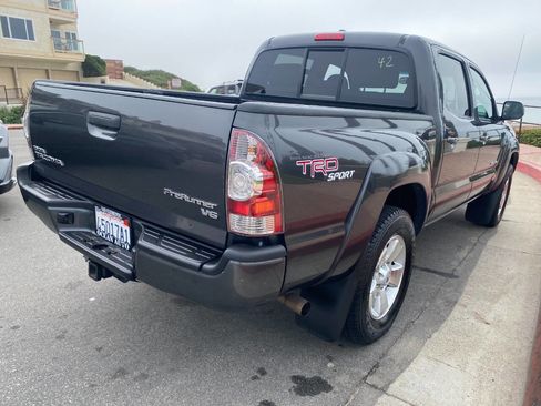 Used 2011 Toyota Tacoma PreRunner image 4