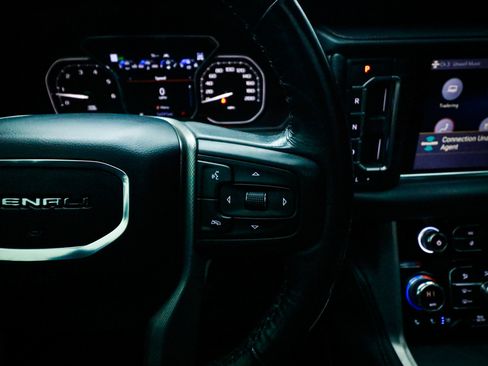 Used 2021 GMC Yukon XL Denali image 20