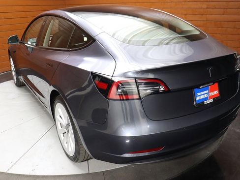 Used 2023 Tesla Model 3 Standard Range image 32