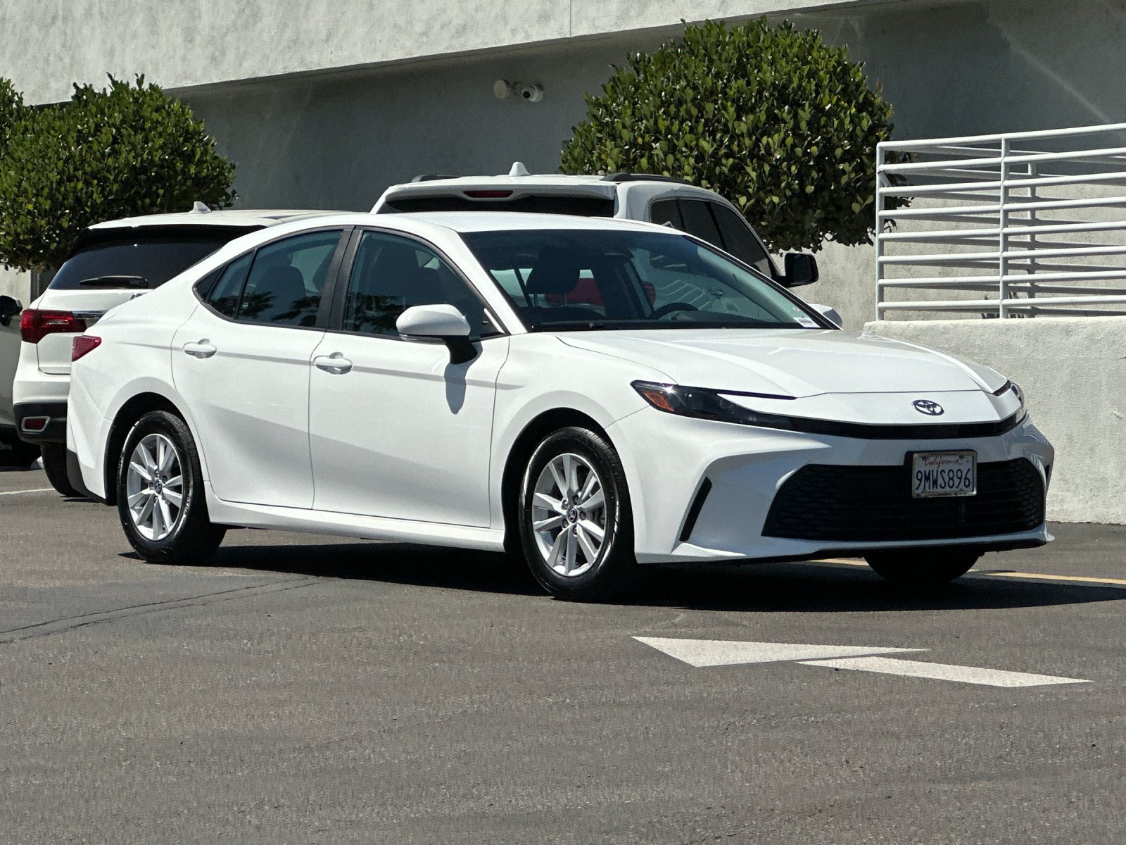 Used 2025 Toyota Camry LE FWD image 8