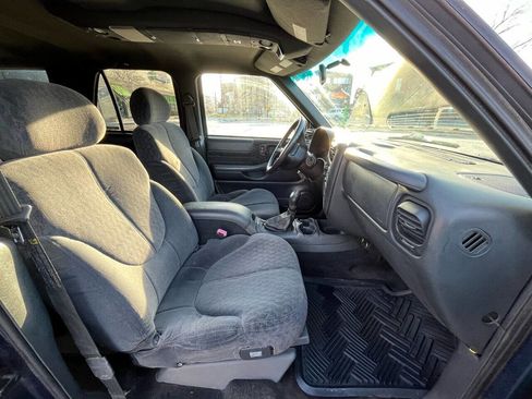 Used 2000 GMC Jimmy SLE image 25