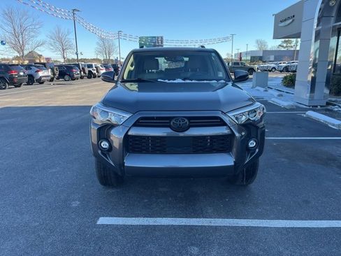 Used 2022 Toyota 4Runner SR5 Premium w/ Moonroof Package image 37