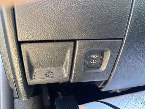 New 2026 RAM 2500 Laramie w/ Sport Appearance Package AWD/4WD image 30