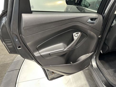 Used 2015 Ford Escape SE image 26