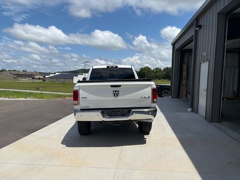 Used 2018 RAM 3500 Laramie w/ Convenience Group AWD/4WD image 4