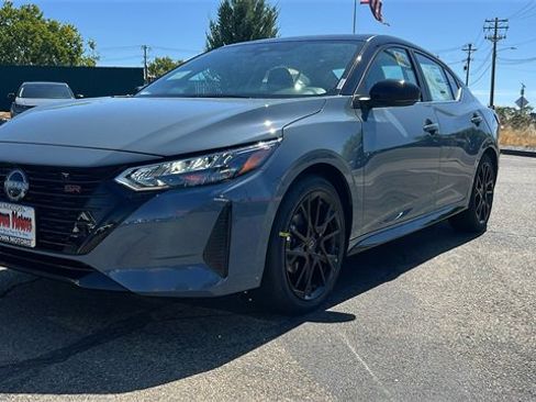 New 2025 Nissan Sentra SR w/ Midnight Edition image 9