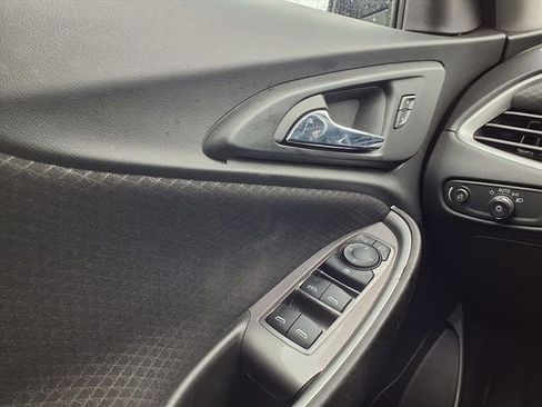 Used 2022 Chevrolet Malibu LT image 19