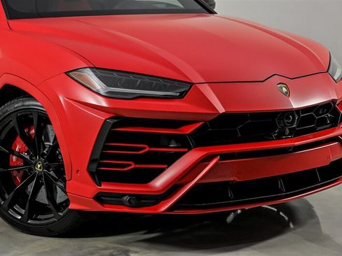 Used 2021 Lamborghini Urus AWD/4WD image 3