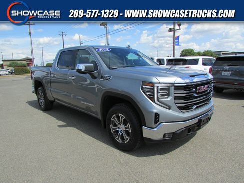 Used 2025 GMC Sierra 1500 SLT AWD/4WD image 1