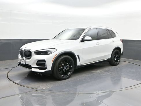 Used 2022 BMW X5 xDrive40i w/ Premium Package AWD/4WD image 1