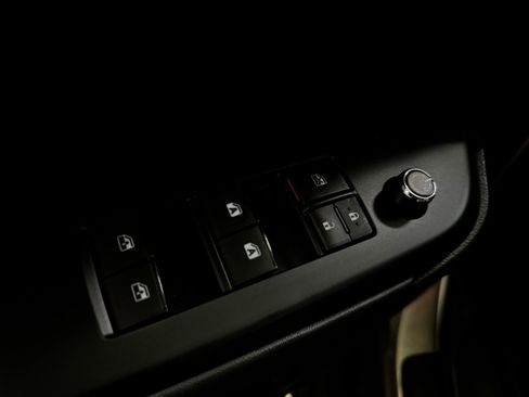 Used 2015 Toyota Highlander XLE AWD/4WD image 26