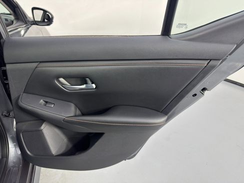 Used 2020 Nissan Sentra SR w/ Premium Package image 40