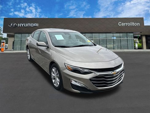 Used 2024 Chevrolet Malibu LT image 3