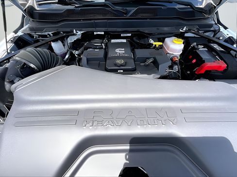 New 2024 RAM 3500 Tradesman w/ Chrome Appearance Group AWD/4WD image 10