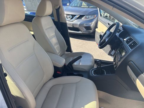 Used 2014 Volkswagen Jetta SE image 18