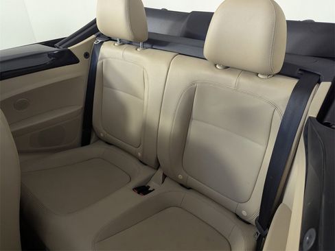 Used 2013 Volkswagen Beetle 2.5 image 14