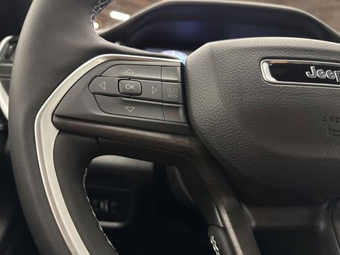 New 2025 Jeep Grand Cherokee Limited w/ Black Appearance Package image 14