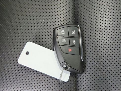 Used 2021 Buick Envision Essence w/ Technology Package I FWD image 23