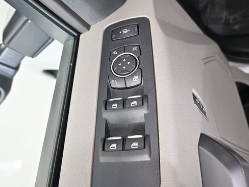Used 2019 Ford F250 XLT w/ XLT Premium Package AWD/4WD image 19