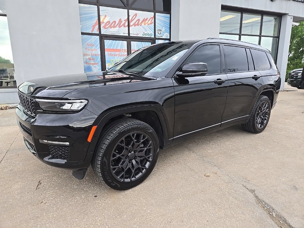 Used 2024 Jeep Grand Cherokee L Summit AWD/4WD image 4
