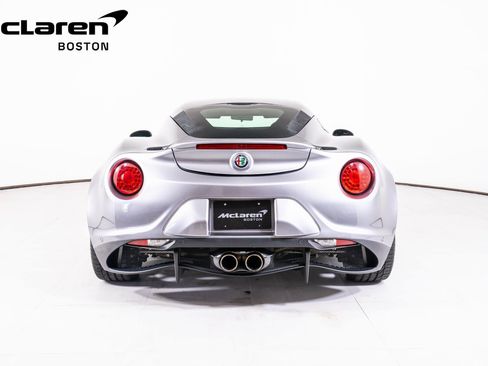 Used 2018 Alfa Romeo 4C Coupe w/ Convenience Group - Coupe image 4