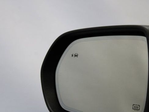 Used 2025 GMC Acadia Denali w/ LPO, Floor Liner Package image 32