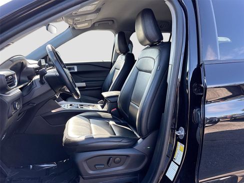Used 2023 Ford Explorer XLT w/ Equipment Group 202A RWD image 20