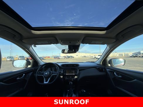 Used 2022 Nissan Rogue Sport SL w/ Premium Package image 26