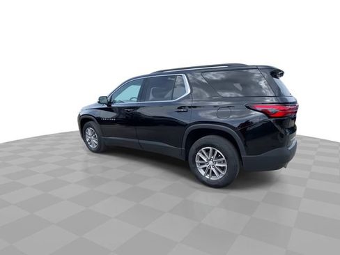 Used 2023 Chevrolet Traverse LT FWD image 8