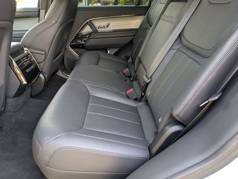 Used 2025 Land Rover Range Rover Sport AWD/4WD image 28