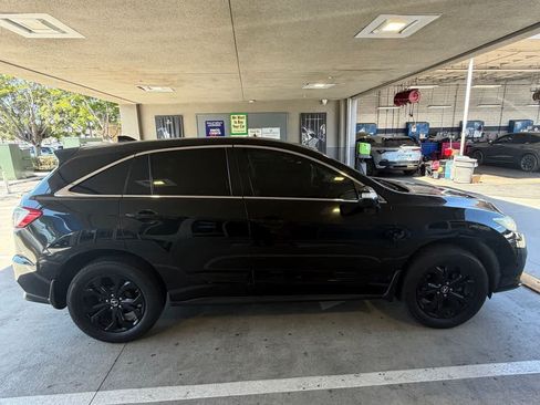 Used 2017 Acura RDX w/ Technology Package AWD/4WD image 4