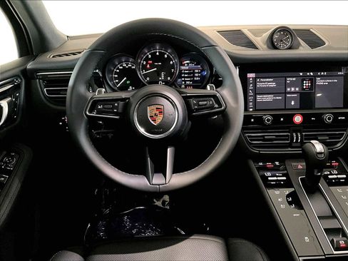 New 2026 Porsche Macan image 13