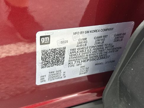 Used 2025 Chevrolet Trax LT w/ LT Convenience Package FWD image 35