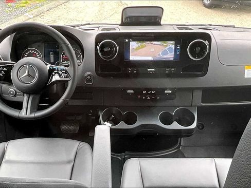 New 2025 Mercedes-Benz Sprinter 2500 image 8