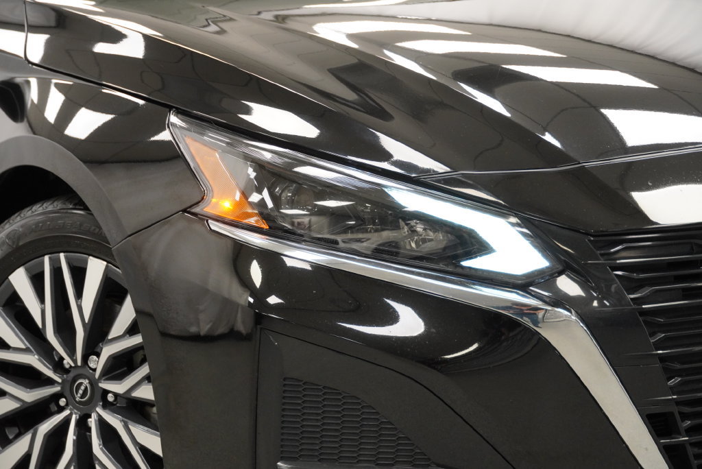 Used 2025 Nissan Altima 2.5 SV FWD image 9