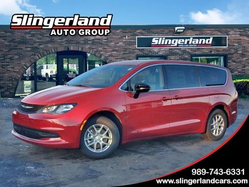 Used 2026 Chrysler Voyager LX FWD image 1