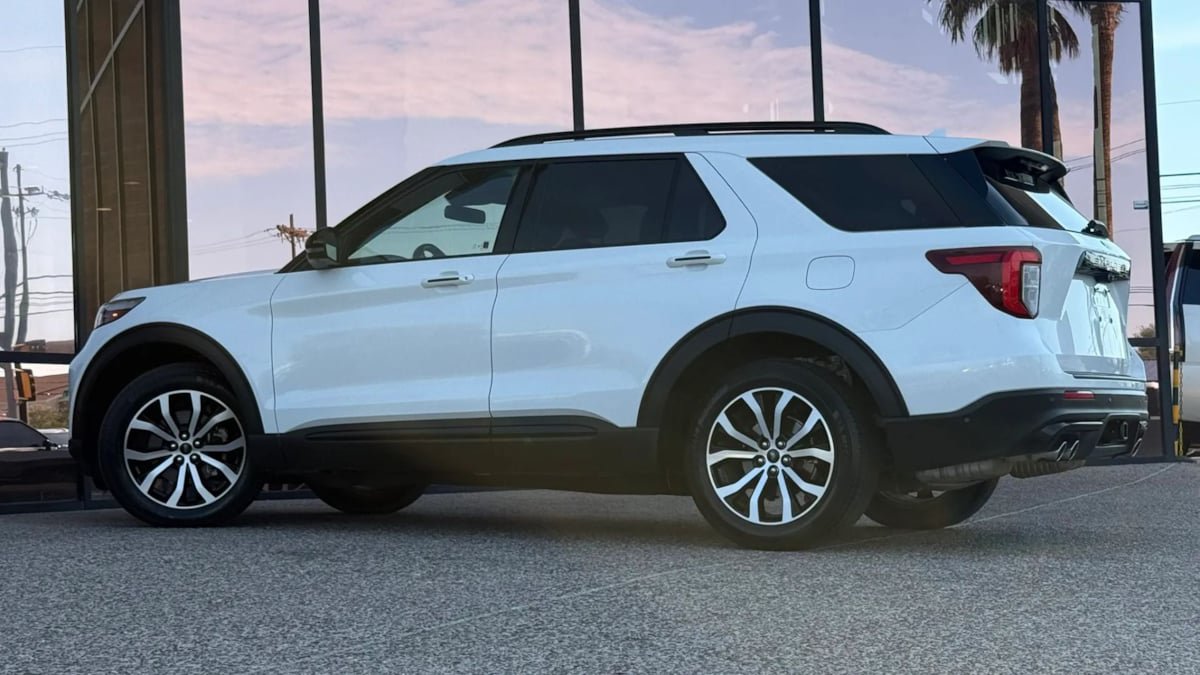 Used 2020 Ford Explorer ST w/ Premium Technology Package AWD/4WD image 6