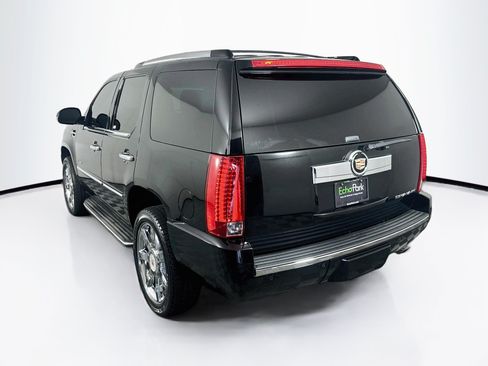 Used 2014 Cadillac Escalade Luxury RWD image 5