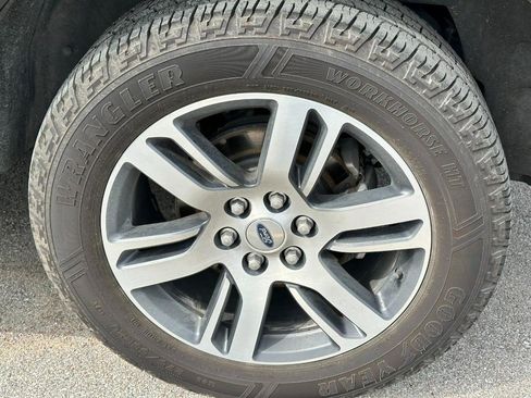 Used 2024 Ford Expedition Limited image 8